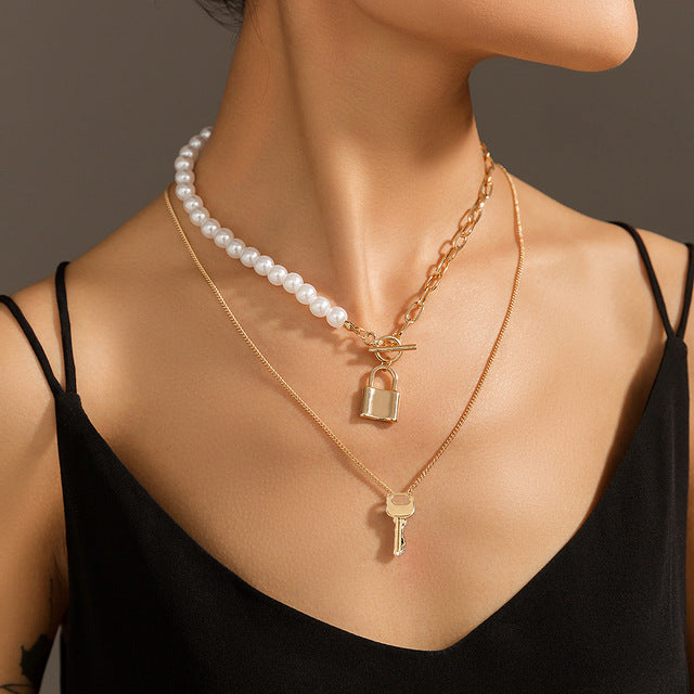 Goth Baroque Pearl Coin Portrait Pendant Necklace for Women Vintage Aesthetic Jewelry
